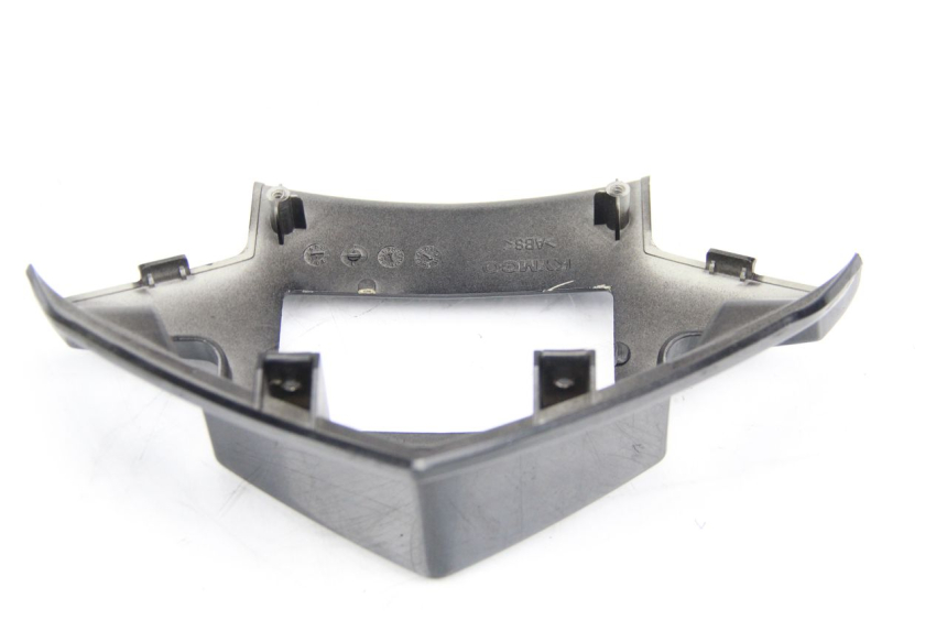 photo de JONCTION CARENAGE ARRIERE SUPERIEUR KYMCO DINK 4T 50 (2007 - 2018) - Zoom état d’usage