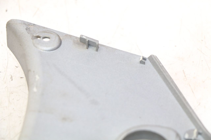 photo de JONCTION CARENAGE ARRIERE SUPERIEUR KYMCO DOWNTOWN ABS 125 (2015 - 2017) - Détail de la pièce