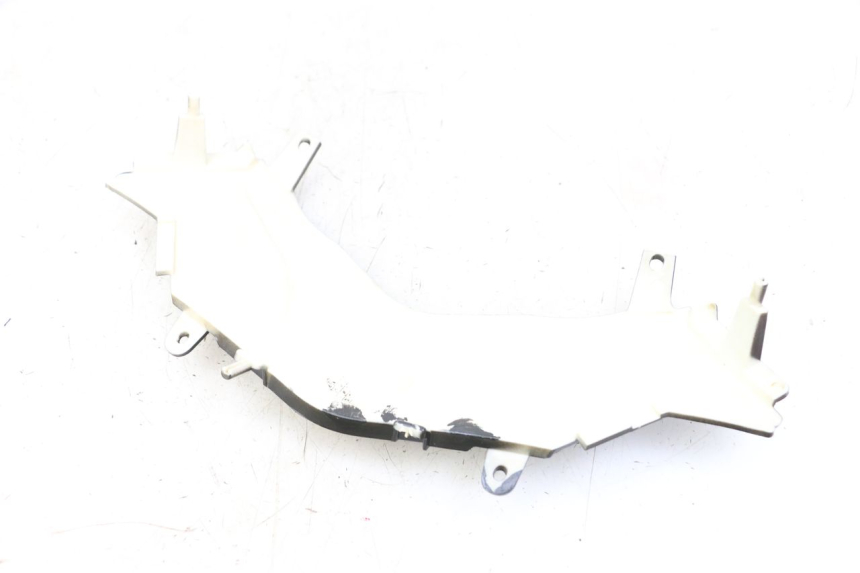 photo de JONCTION CARENAGE ARRIERE SUPERIEUR EBROH BRAVO GLE 1 (2020 - 2024) - Autre angle de vue