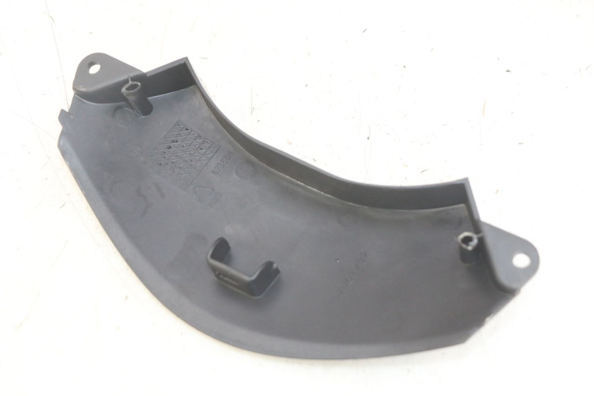 photo de JONCTION CARENAGE ARRIERE SUPERIEUR PIAGGIO FLY 4T 50 (2013 - 2017) - Détail de la pièce