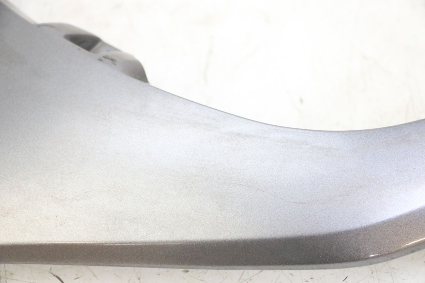 photo de JONCTION CARENAGE ARRIERE SUPERIEUR HONDA FORZA ABS 300 (2013 - 2017) - Marquages et références