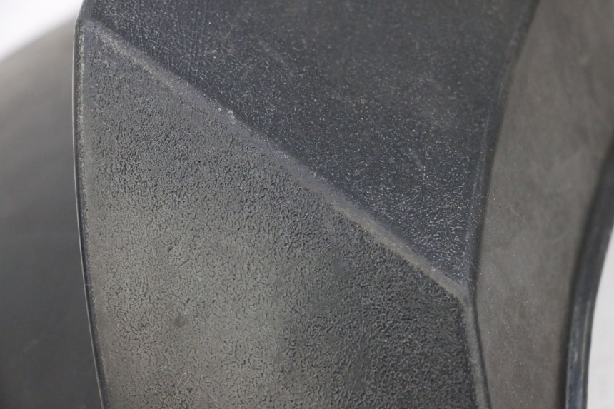 photo de JONCTION CARENAGE ARRIERE SUPERIEUR JM MOTORS GTS 125 (2015 - 2019) - Gros plan technique