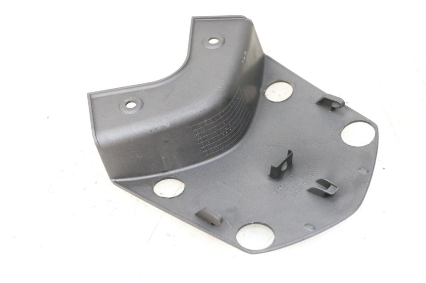 photo de JONCTION CARENAGE ARRIERE SUPERIEUR HONDA PCX (JF57/JF64) 125 (2014 - 2018) - Zoom état d’usage