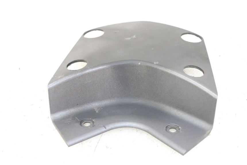 photo de JONCTION CARENAGE ARRIERE SUPERIEUR HONDA PCX (JF57/JF64) 125 (2014 - 2018) - Autre angle de vue
