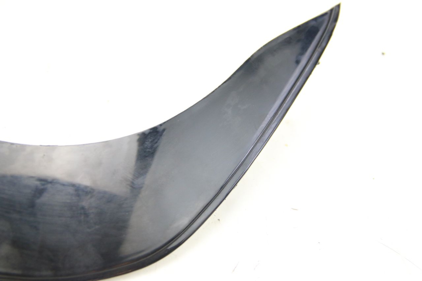 photo de JONCTION CARENAGE ARRIERE SUPERIEUR REVATTO IMPERATOR 125 (2007 - 2015) - Zoom état d’usage