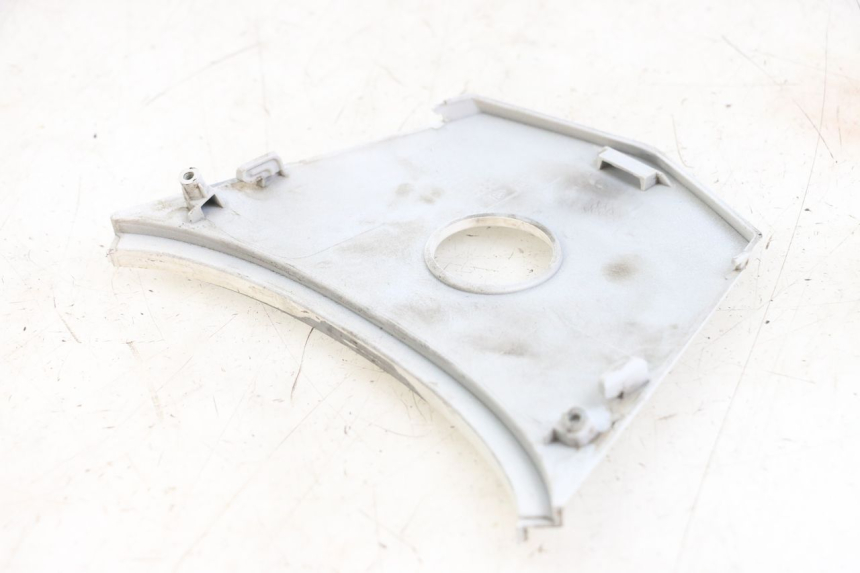 photo de JONCTION CARENAGE ARRIERE SUPERIEUR SYM JET 14 4T 50 (2018 - 2022) - Détail de la pièce