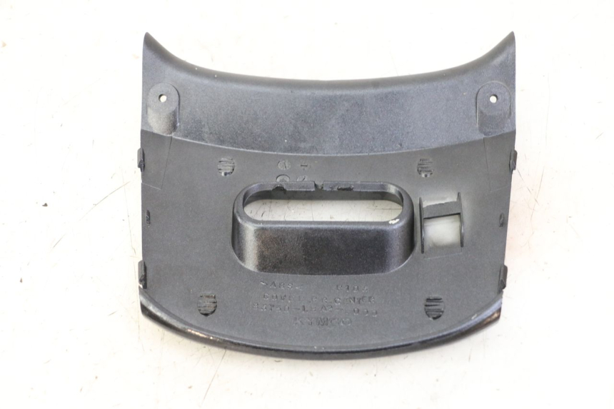 photo de JONCTION CARENAGE ARRIERE SUPERIEUR KYMCO XCITING 500 (2007 - 2010) - Détail de la pièce