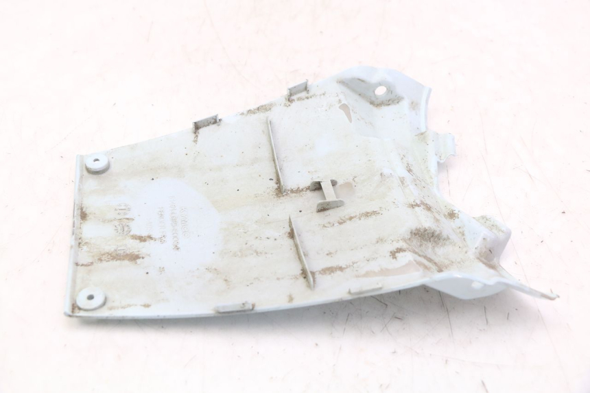 photo de JONCTION CARENAGE ARRIERE SUPERIEUR KYMCO LIKE 4T 50 (2009 - 2018) - Gros plan technique