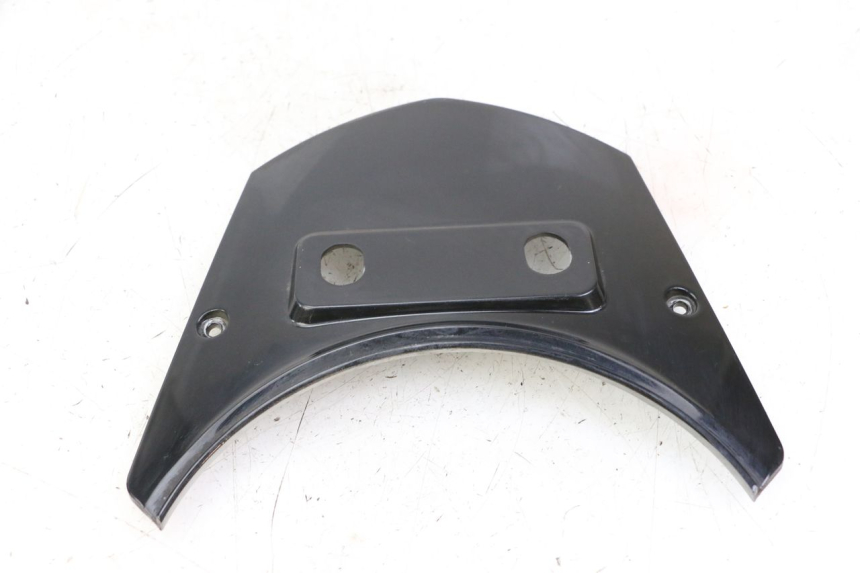 photo de JONCTION CARENAGE ARRIERE SUPERIEUR LONGJIA SHARPY 125 (2020 - 2024) - Zoom état d’usage