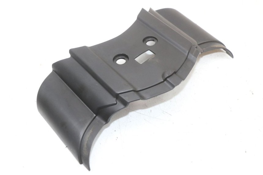 photo de JONCTION CARENAGE ARRIERE SUPERIEUR PEUGEOT LUDIX 50 (2005 - 2007) - Détail de la pièce