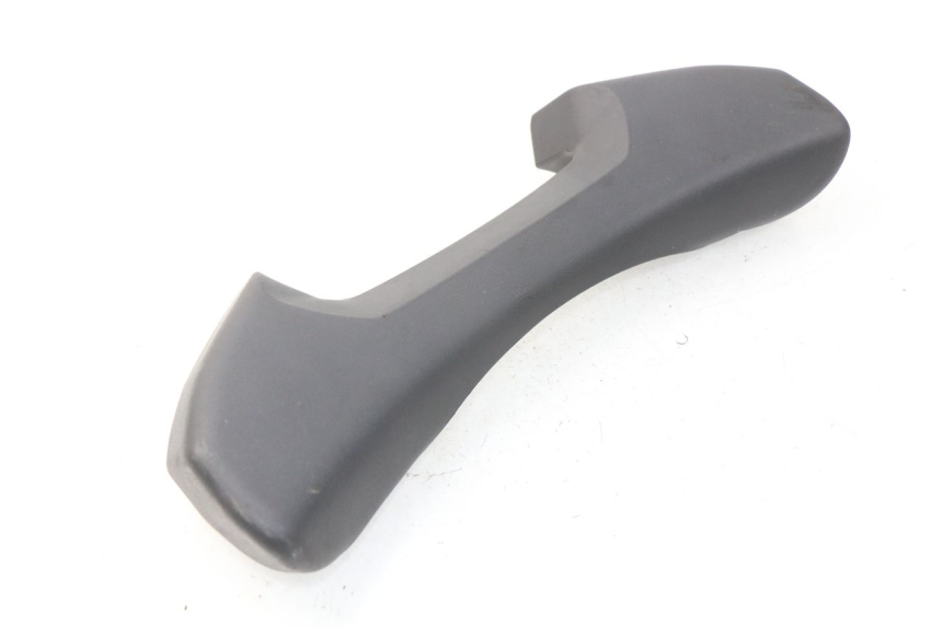 photo de JONCTION CARENAGE ARRIERE SUPERIEUR PEUGEOT METROPOLIS 400 (2017 - 2020) - Zoom état d’usage