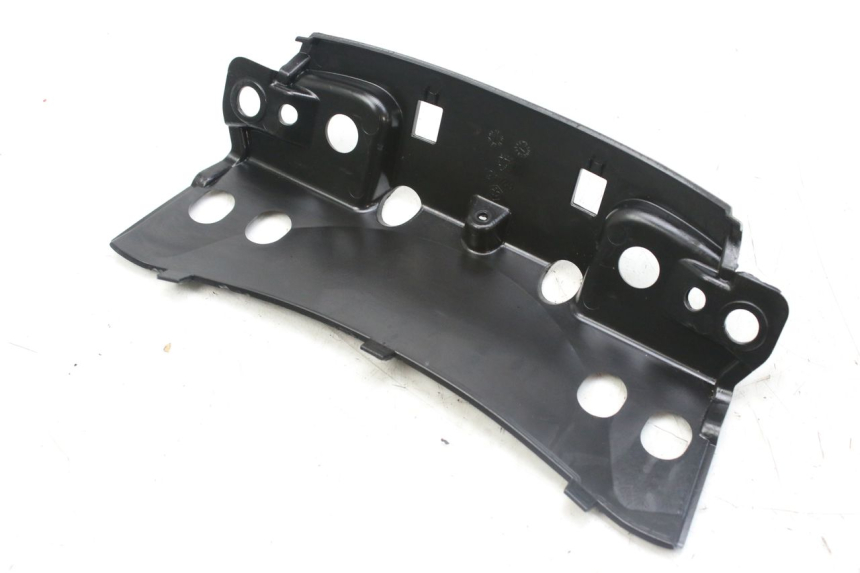 photo de JONCTION CARENAGE ARRIERE SUPERIEUR PIAGGIO MP3 RL 250 (2006 - 2010) - Autre angle de vue