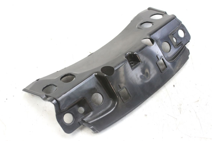 photo de JONCTION CARENAGE ARRIERE SUPERIEUR PIAGGIO MP3 RL 250 (2006 - 2010) - Points de fixation