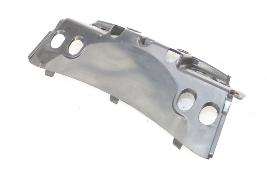 photo de JONCTION CARENAGE ARRIERE SUPERIEUR PIAGGIO MP3 RL 250 (2006 - 2010) - Vue principale