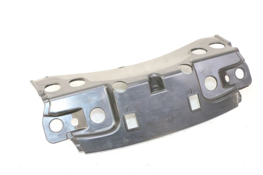 photo de JONCTION CARENAGE ARRIERE SUPERIEUR PIAGGIO MP3 RL 250 (2006 - 2010) - Zoom état d’usage