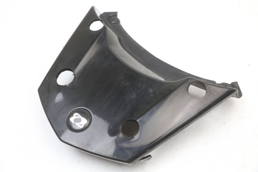 photo de JONCTION CARENAGE ARRIERE SUPERIEUR MBK MW TRYPTIK 125 (2014 - 2016) - Zoom état d’usage