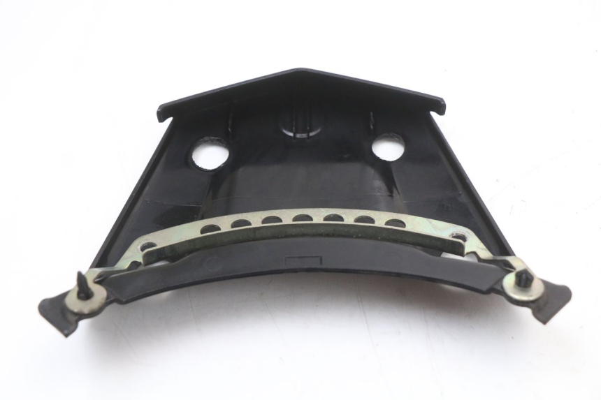 photo de JONCTION CARENAGE ARRIERE SUPERIEUR MBK MW TRYPTIK 125 (2014 - 2016) - Gros plan technique