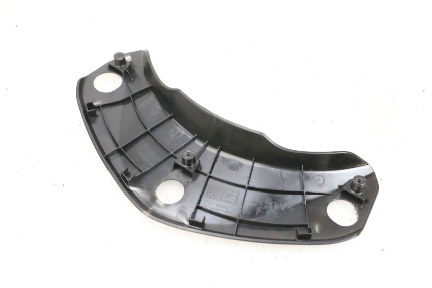 photo de JONCTION CARENAGE ARRIERE SUPERIEUR YAMAHA NEO'S CORE 1 (2022 - 2026) - Zoom état d’usage