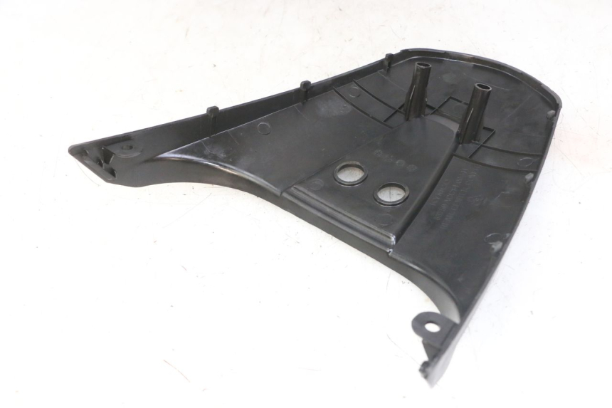 photo de JONCTION CARENAGE ARRIERE SUPERIEUR KYMCO LIKE 4T 50 (2019 - 2025) - Vue d’ensemble