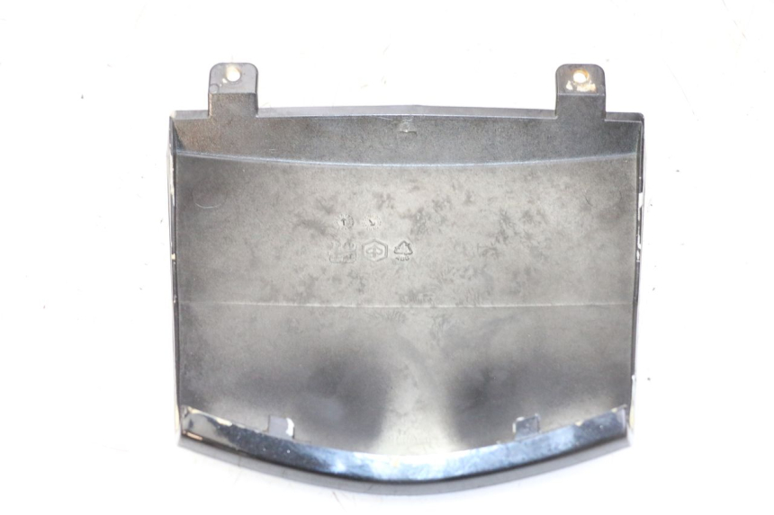 photo de JONCTION CARENAGE ARRIERE SUPERIEUR GILERA NEXUS 300 (2008 - 2013) - Zoom état d’usage