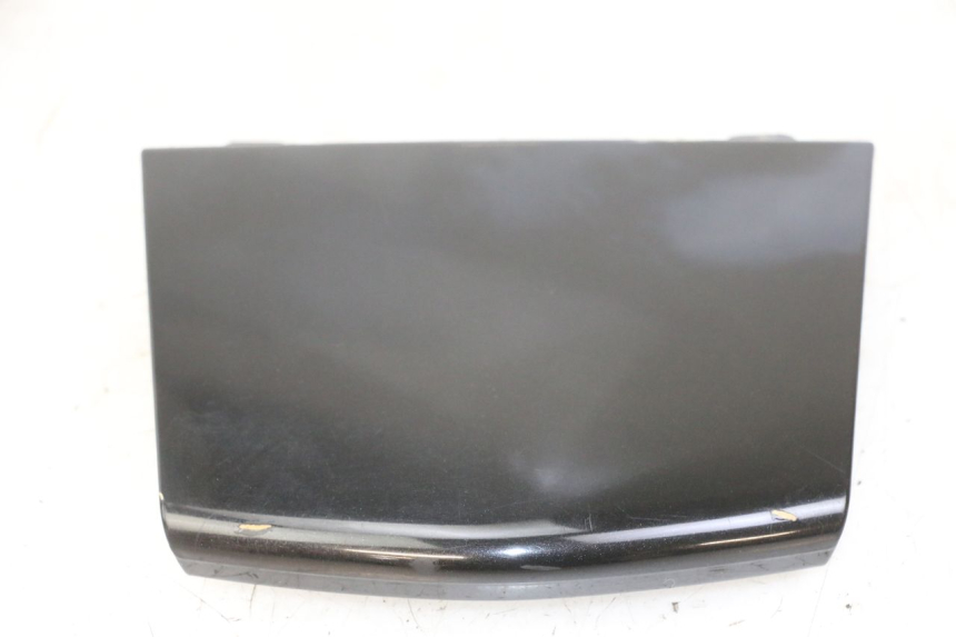 photo de JONCTION CARENAGE ARRIERE SUPERIEUR GILERA NEXUS 300 (2008 - 2013) - Gros plan technique