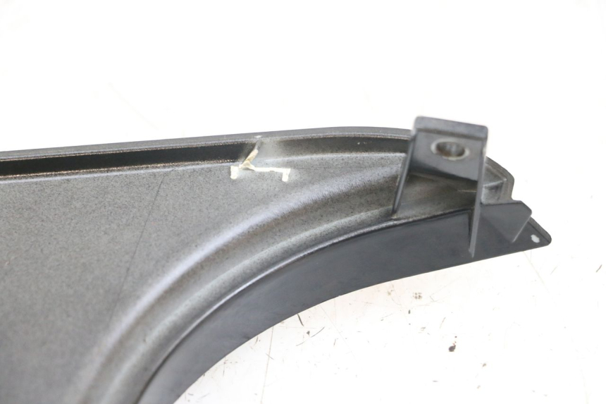 photo de JONCTION CARENAGE ARRIERE SUPERIEUR SYM ORBIT III 3 4T 50 (2018 - 2021) - Détail de la pièce