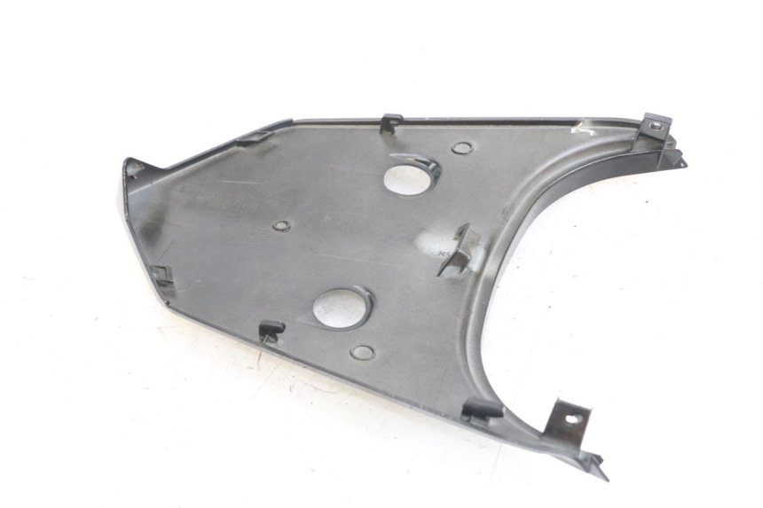 photo de JONCTION CARENAGE ARRIERE SUPERIEUR SYM ORBIT III 3 4T 50 (2018 - 2021) - Zoom état d’usage