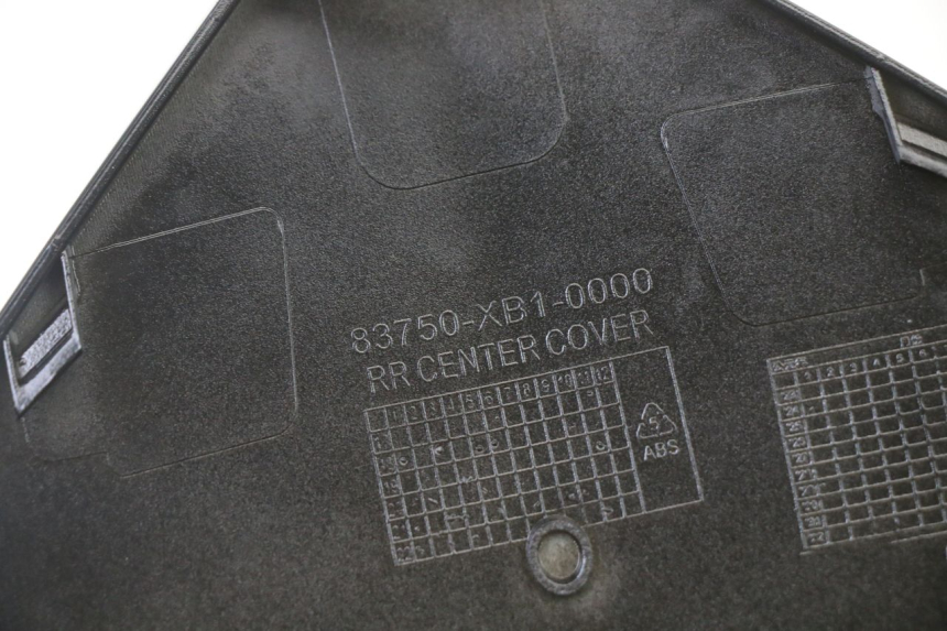 photo de JONCTION CARENAGE ARRIERE SUPERIEUR SYM ORBIT III 3 4T 50 (2021 - 2025) - État de surface