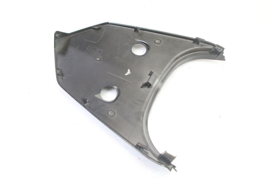 photo de JONCTION CARENAGE ARRIERE SUPERIEUR SYM ORBIT III 3 4T 50 (2021 - 2025) - Points de fixation