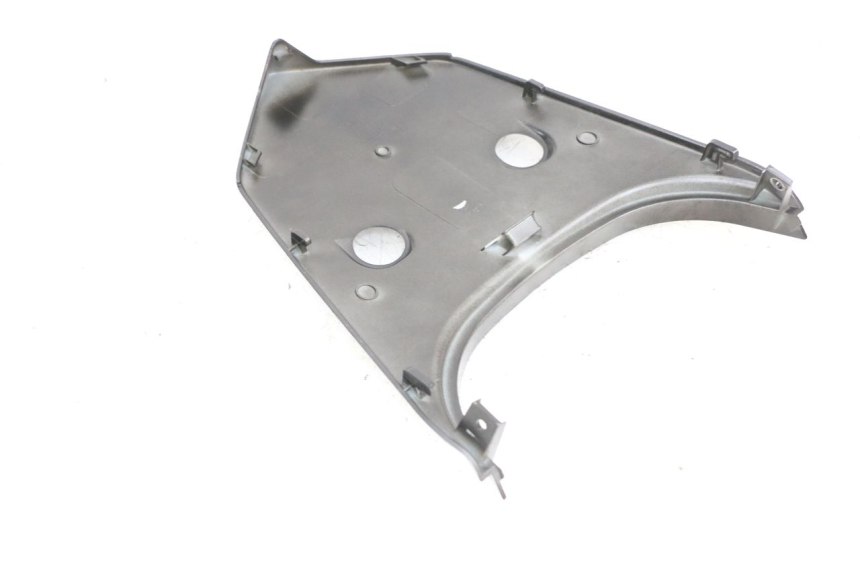 photo de JONCTION CARENAGE ARRIERE SUPERIEUR SYM ORBIT III 3 4T 50 (2018 - 2021) - Détail de la pièce