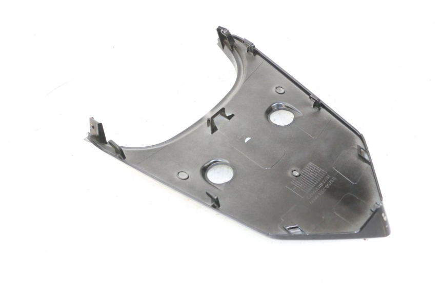 photo de JONCTION CARENAGE ARRIERE SUPERIEUR SYM ORBIT III 3 4T 50 (2018 - 2021) - Autre angle de vue