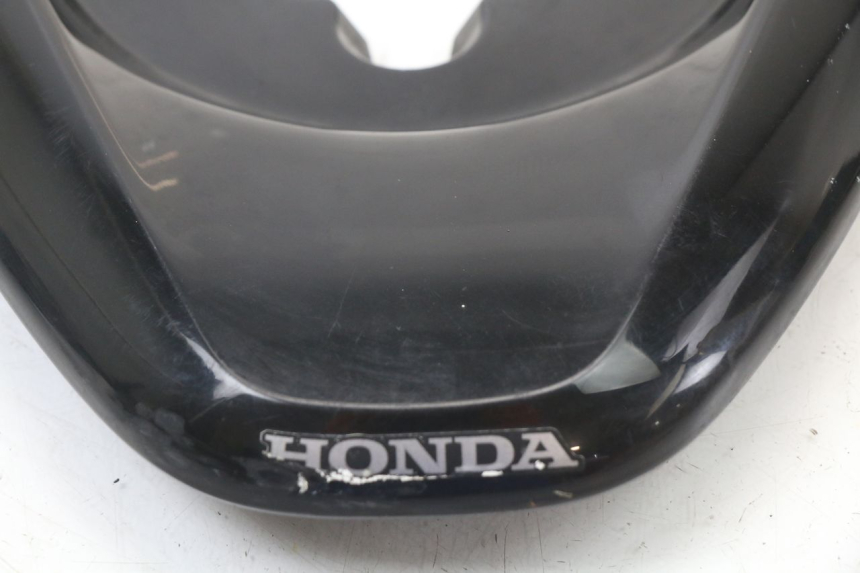 photo de JONCTION CARENAGE ARRIERE SUPERIEUR HONDA PCX (JF28) 125 (2009 - 2011) - Points de fixation