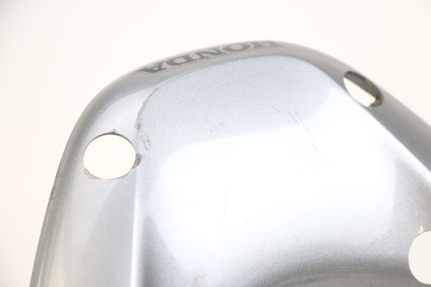 photo de JONCTION CARENAGE ARRIERE SUPERIEUR HONDA PCX (JF47) 125 (2012 - 2013) - Zoom état d’usage