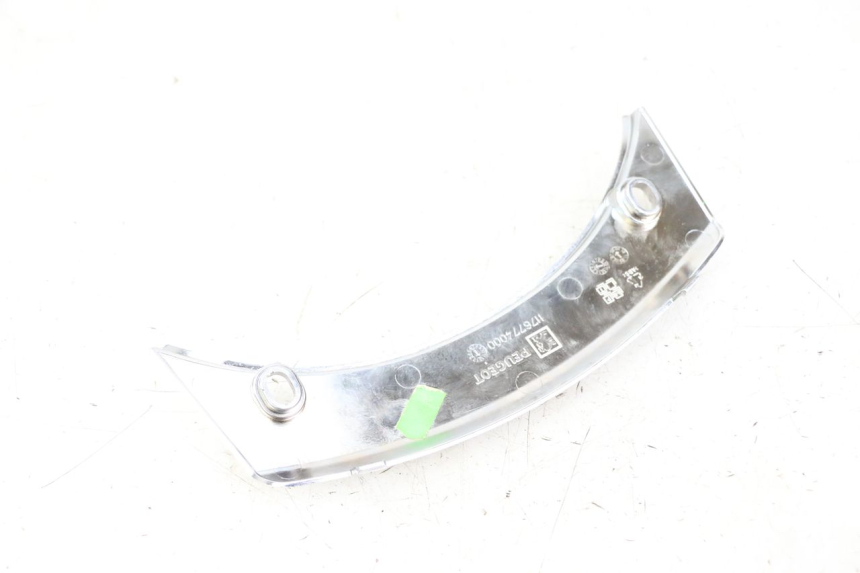 photo de JONCTION CARENAGE ARRIERE SUPERIEUR PEUGEOT SATELIS 125 (2013 - 2018) - Vue d’ensemble