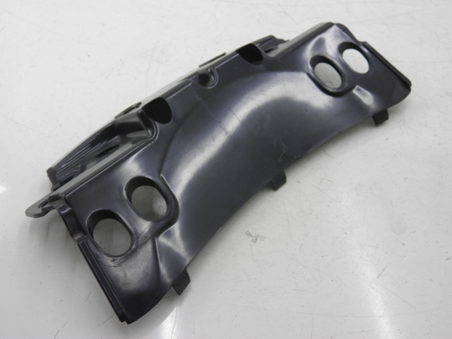 photo de JONCTION CARENAGE ARRIERE SUPERIEUR PIAGGIO MP3 400 (2007 - 2009) - Vue principale