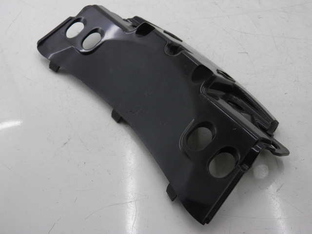 photo de JONCTION CARENAGE ARRIERE SUPERIEUR PIAGGIO MP3 400 (2007 - 2009) - Zoom état d’usage