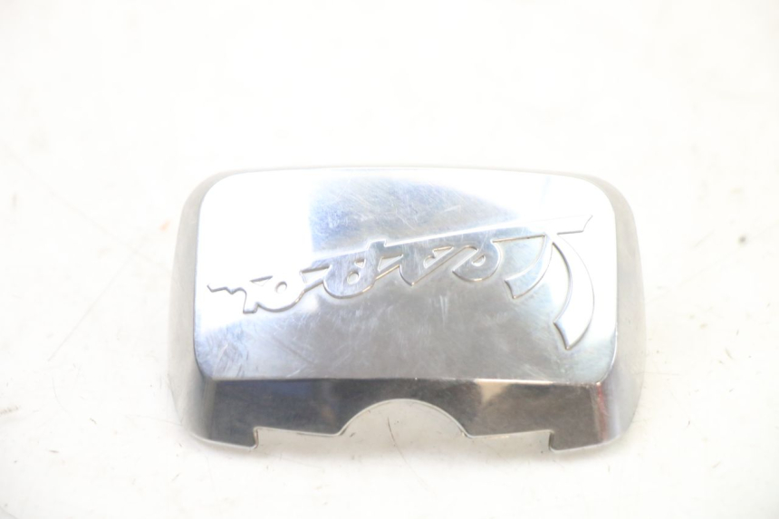 photo de JONCTION CARENAGE ARRIERE SUPERIEUR PIAGGIO VESPA S 2T 50 (2007 - 2014) - Détail de la pièce