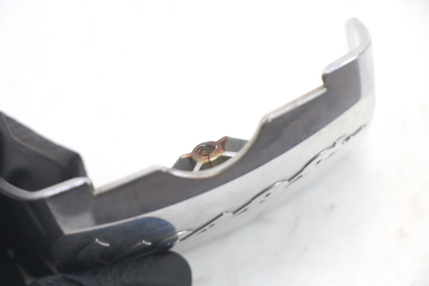 photo de JONCTION CARENAGE ARRIERE SUPERIEUR PIAGGIO VESPA S 2T 50 (2007 - 2014) - Gros plan technique