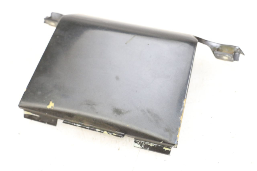 photo de JONCTION CARENAGE ARRIERE SUPERIEUR GILERA RUNNER LC 50 (1997 - 1998) - Autre angle de vue