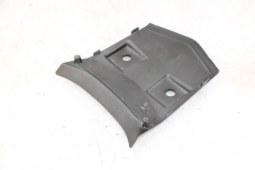 photo de JONCTION CARENAGE ARRIERE SUPERIEUR DAELIM S1 125 (2007 - 2016) - Vue d’ensemble