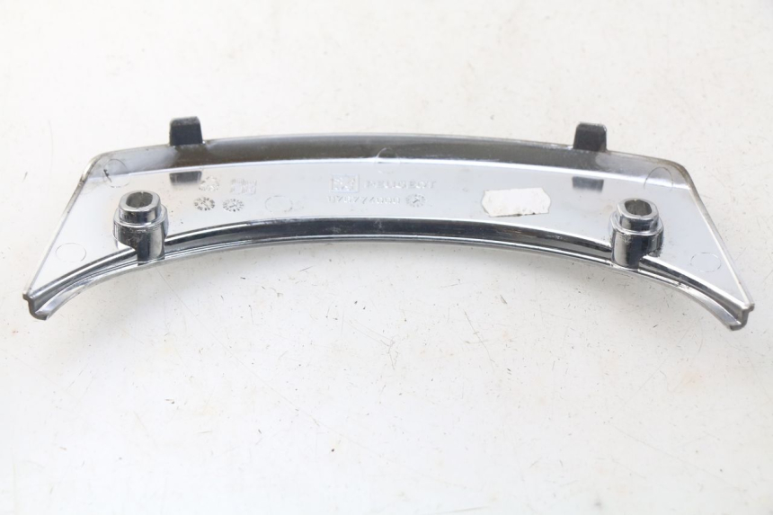 photo de JONCTION CARENAGE ARRIERE SUPERIEUR PEUGEOT SATELIS 125 (2006 - 2009) - Détail de la pièce