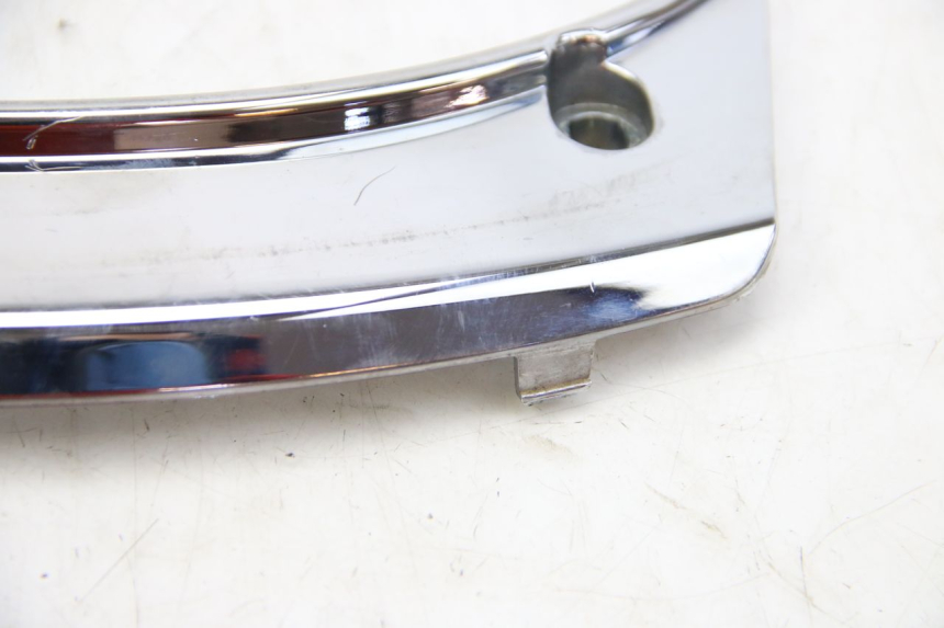 photo de JONCTION CARENAGE ARRIERE SUPERIEUR PEUGEOT SATELIS 125 (2006 - 2009) - Zoom état d’usage