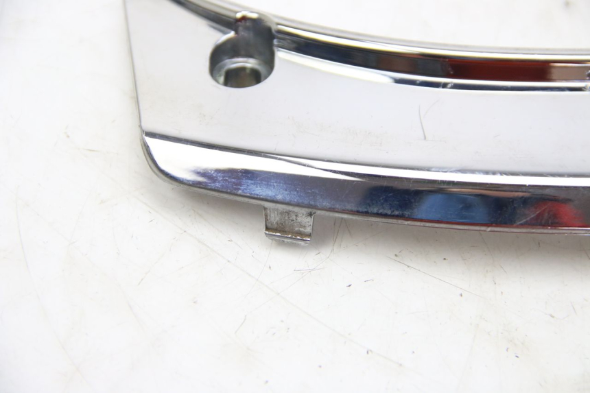 photo de JONCTION CARENAGE ARRIERE SUPERIEUR PEUGEOT SATELIS 125 (2006 - 2009) - Autre angle de vue