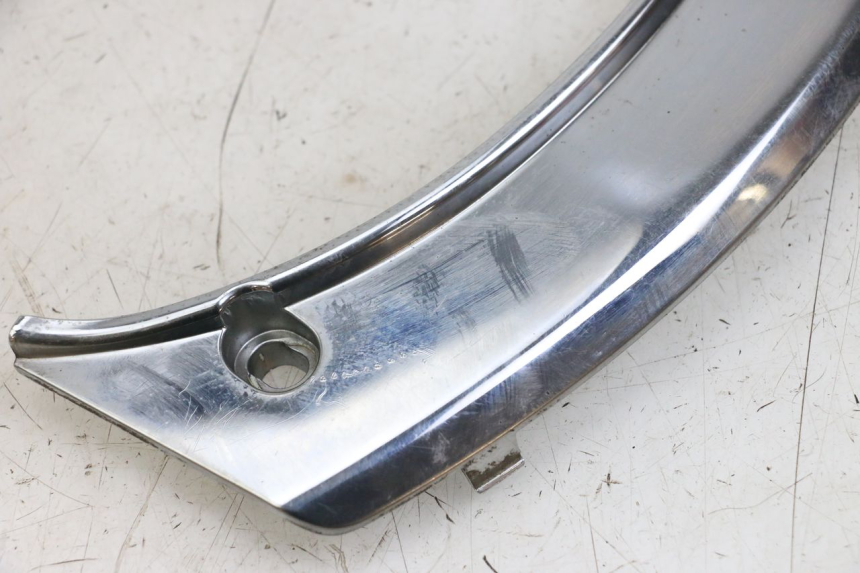 photo de JONCTION CARENAGE ARRIERE SUPERIEUR PEUGEOT SATELIS 125 (2006 - 2009) - Zoom état d’usage