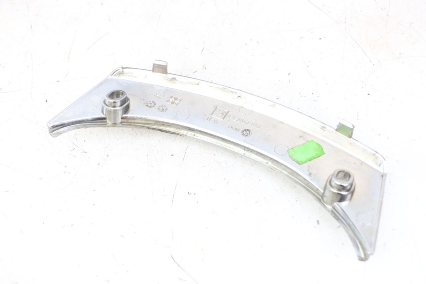 photo de JONCTION CARENAGE ARRIERE SUPERIEUR PEUGEOT SATELIS 125 (2013 - 2018) - Vue d’ensemble