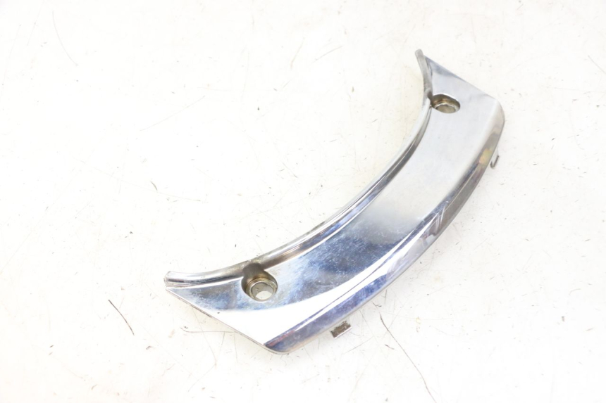 photo de JONCTION CARENAGE ARRIERE SUPERIEUR PEUGEOT SATELIS 125 (2013 - 2018) - Points de fixation