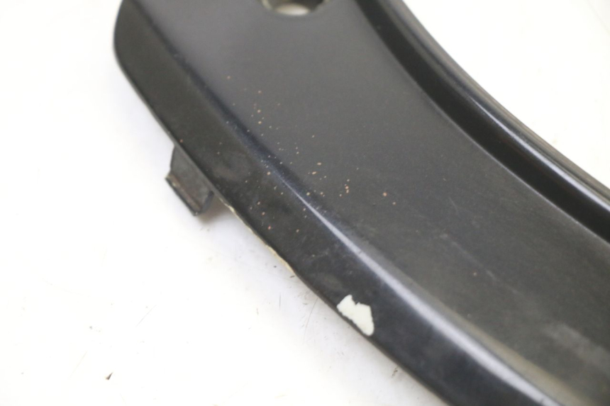 photo de JONCTION CARENAGE ARRIERE SUPERIEUR PEUGEOT SATELIS 125 (2013 - 2018) - Zoom état d’usage