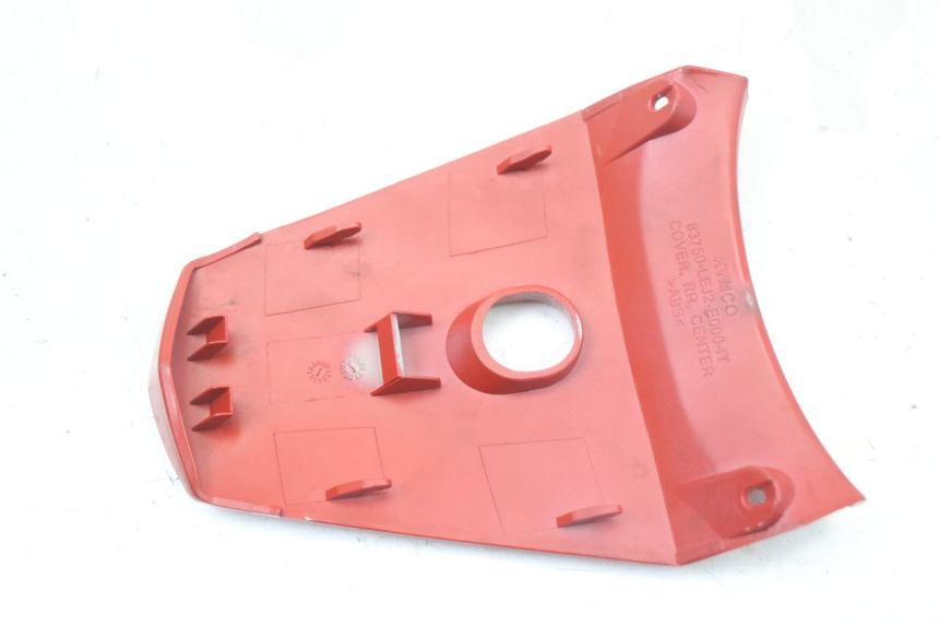 photo de JONCTION CARENAGE ARRIERE SUPERIEUR KYMCO SUPER 8 125 (2008 - 2015) - Vue d’ensemble