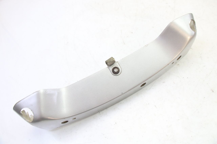 photo de JONCTION CARENAGE ARRIERE SUPERIEUR PIAGGIO SUPER LX 125 (2000 - 2003) - Zoom état d’usage