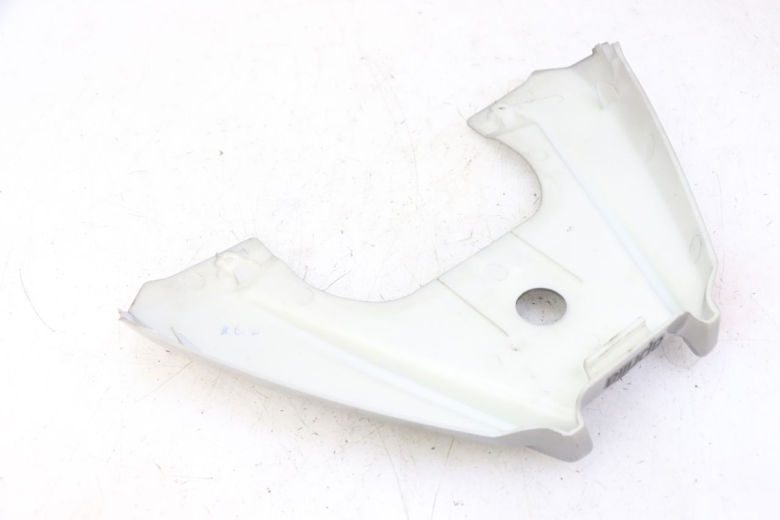 photo de JONCTION CARENAGE ARRIERE SUPERIEUR APRILIA SXR 50 (2021 - 2023) - Zoom état d’usage